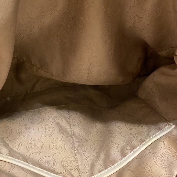 MICHAEL Michael Kors Signature Canvas Tote - Picture 5 of 9